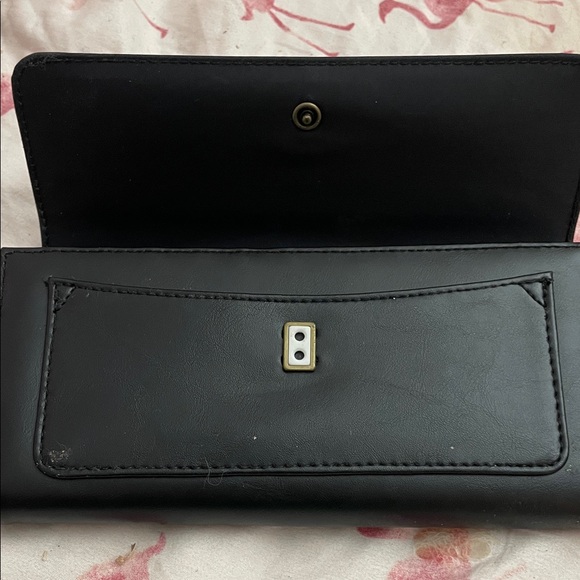 Liz Claiborne Handbags - Liz claiborne First Issue Elegant Black Women's wallet Clutch
